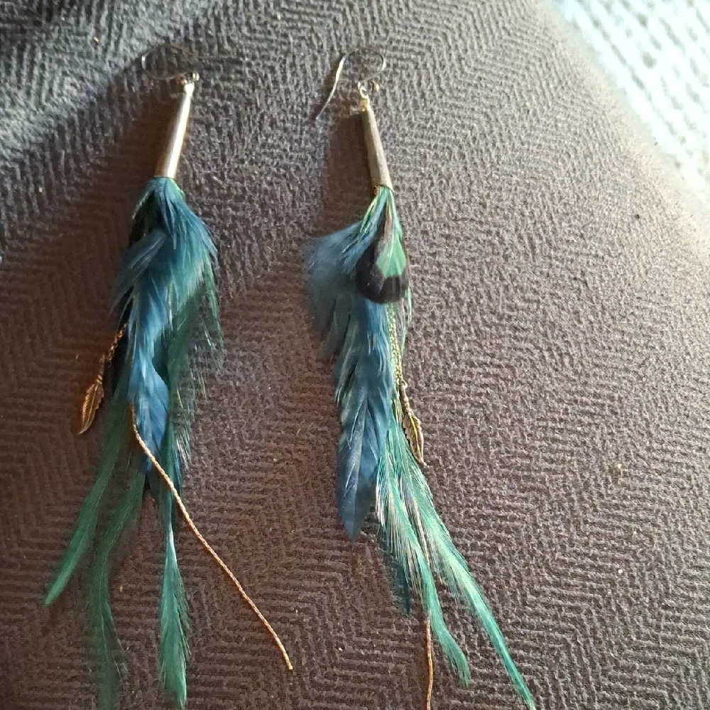 Elegant Vintage Feather Drop Earrings - Picture 1 of 7